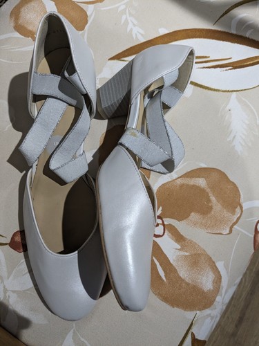 White ara bridal court - bridal, shoes